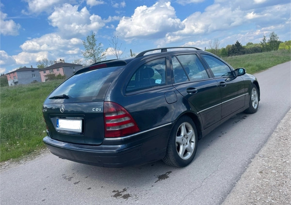 Mercedes-Benz Klasa C cena 5900 przebieg: 500000, rok produkcji 2003 z Sochaczew małe 137